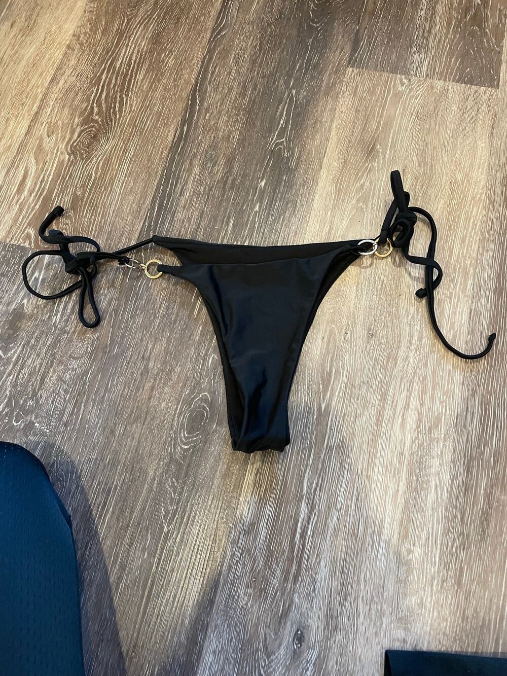 black cheeky swim bottoms